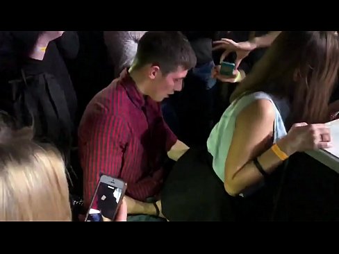 ❤️ ရုရှားနိုက်ကလပ်တစ်ခုတွင် အမှန်တကယ် လိင်ဆက်ဆံခြင်း။ အသက် 18 နှစ်အရွယ် ရုရှားမိန်းကလေးတစ်ဦး နိုက်ကလပ်တွင် စအိုနှင့်အင်္ဂါဇာတ်ဖြင့် ဖောက်ထွင်းခံခဲ့ရသည်။ လိင် မှာ ငါတို့မှာ ❌❤